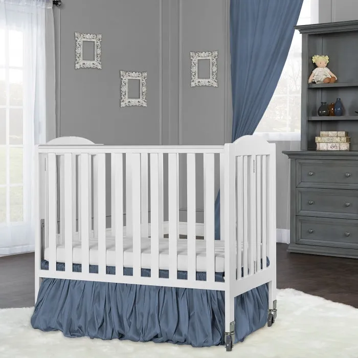 Dream On Me (Curved) 2 in 1 Folding Portable Crib   Free 3" Mattress