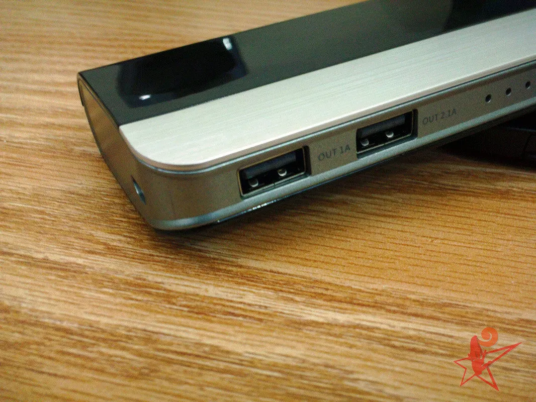 Lumsing - Lum-008-01 10,400 mAh Power Bank